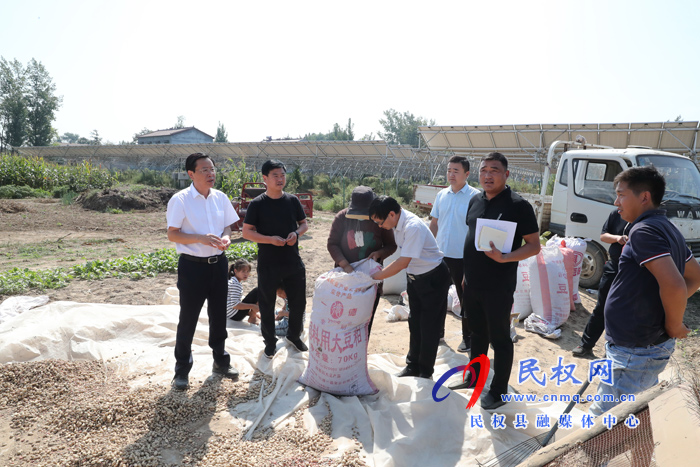 市人大常委會(huì)副主任、縣委書記姬脈常到白云寺鎮(zhèn)調(diào)研脫貧攻堅(jiān)工作