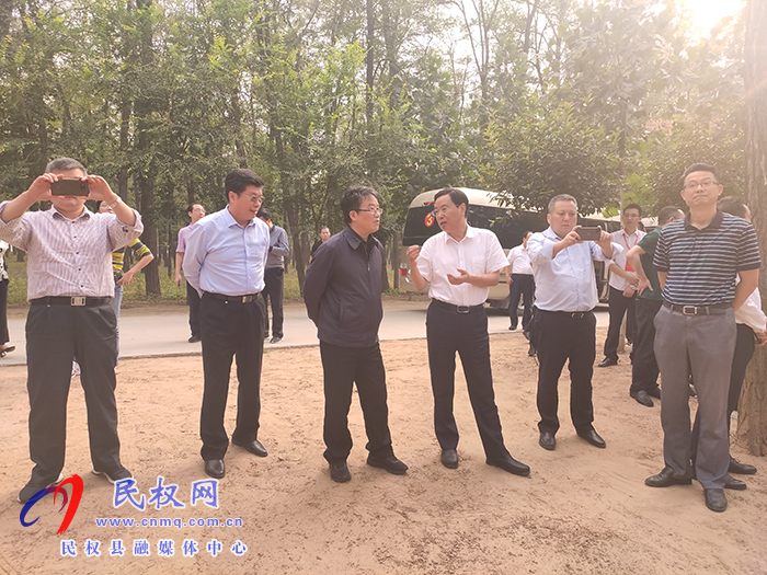 蕪湖市人大常委會(huì)黨組副書記、副主任丁組榮蒞民考察黃河故道生態(tài)保護(hù)工作
