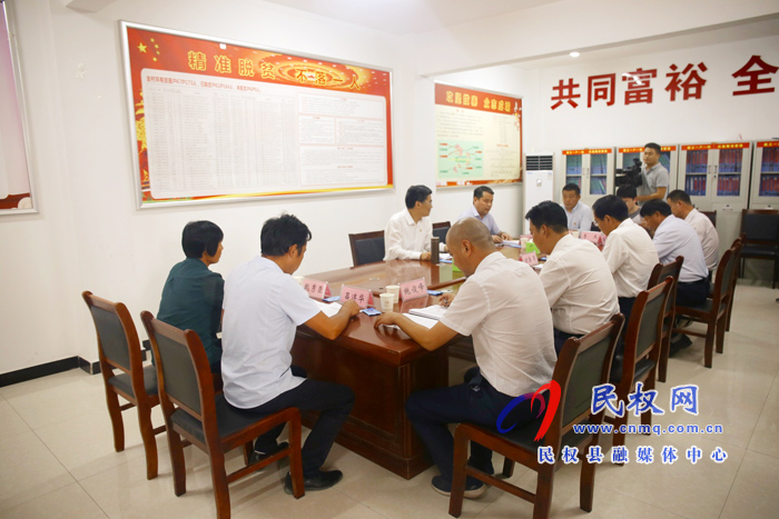 副省長、市委書記王戰(zhàn)營到我縣綠洲街道辦事處吳莊村開展“三·五”基層工作日活動
