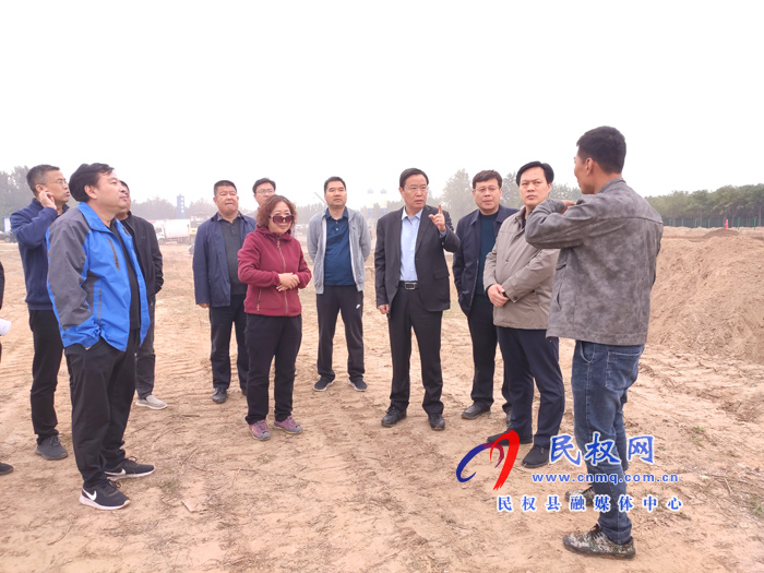 市人大常委會副主任、縣委書記姬脈常查看我縣重點項目建設(shè)情況和部門節(jié)假日值班值守情況