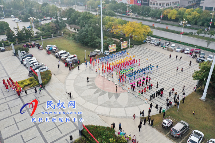 河南民權(quán):快步行走 樂(lè)懷陽(yáng)光 河南民權(quán):快步行走 樂(lè)懷陽(yáng)光