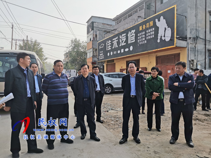縣委常委、常務(wù)副縣長(zhǎng)李啟峰檢查文明城市創(chuàng)建推進(jìn)情況