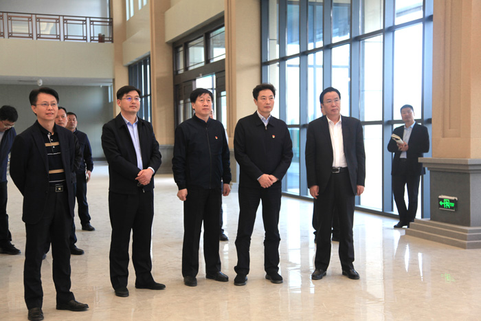 市長張建慧到我縣調(diào)研產(chǎn)業(yè)扶貧和重點項目建設(shè) 市長張建慧到我縣調(diào)研產(chǎn)業(yè)扶貧和重點項目建設(shè)