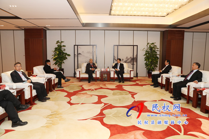 市長(zhǎng)張建慧與參加民權(quán)第六屆制冷裝備博覽會(huì)的嘉賓座談 市長(zhǎng)張建慧與參加民權(quán)第六屆制冷裝備博覽會(huì)的嘉賓座談