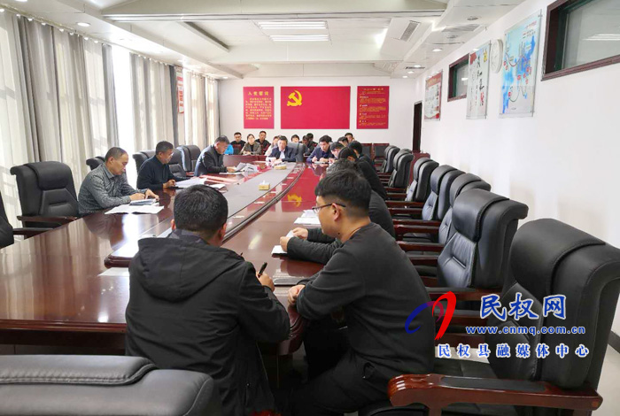 我縣各鄉(xiāng)鎮(zhèn)、（街道辦）縣直各單位傳達(dá)貫徹全縣脫貧攻堅(jiān)工作推進(jìn)會議精神