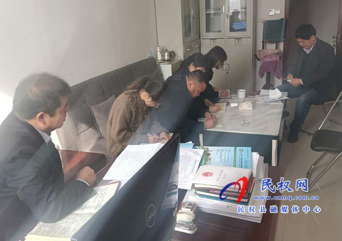 我縣各鄉(xiāng)鎮(zhèn)、（街道辦）縣直各單位傳達(dá)貫徹全縣脫貧攻堅(jiān)工作推進(jìn)會議精神