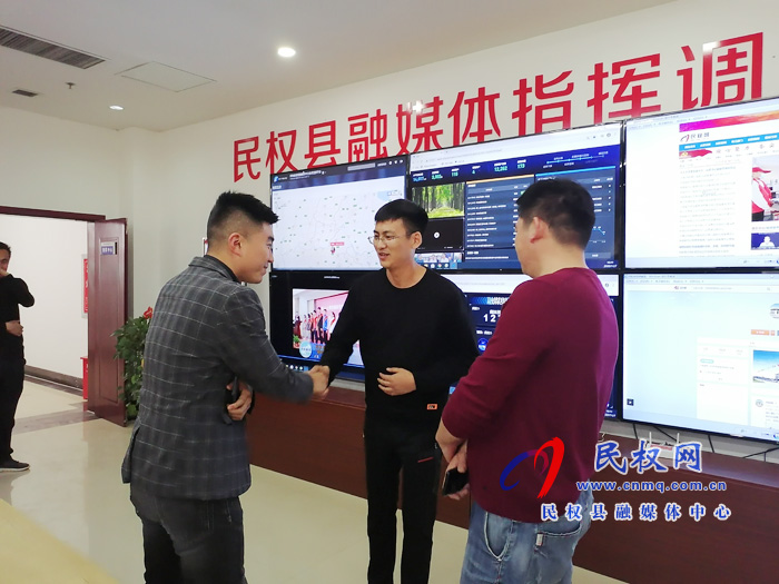 縣衛(wèi)計委、愛心企業(yè)慰問新聞戰(zhàn)線工作者