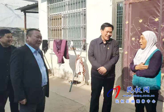 縣委常委、政法委書記、副縣長孟祥亮督導(dǎo)伯黨鄉(xiāng)脫貧攻堅工作