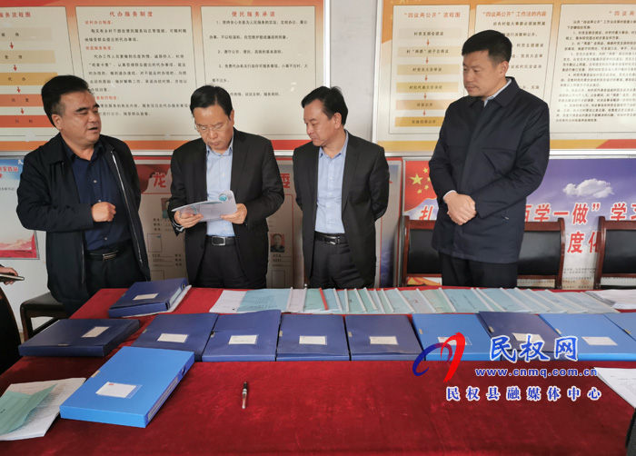 市人大常委會(huì)副主任、縣委書記姬脈常到我縣部分鄉(xiāng)鎮(zhèn)督導(dǎo)脫貧攻堅(jiān)工作