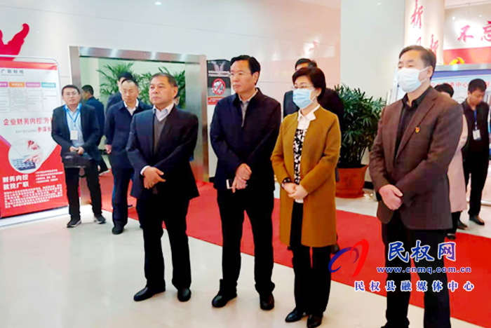 全市民營經(jīng)濟兩個行動觀摩會在我縣召開 全市民營經(jīng)濟兩個行動觀摩會在我縣召開