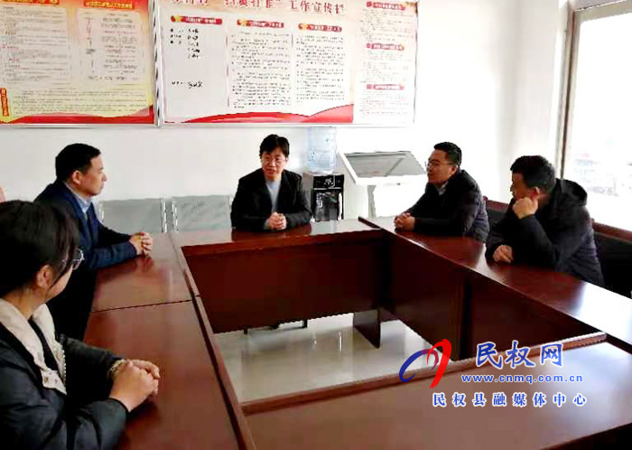縣高新區(qū)常務(wù)副主任張愛軍到南華辦事處開展“三五”基層工作日活動 縣高新區(qū)常務(wù)副主任張愛軍到南華辦事處開展“三五”基層工作日活動
