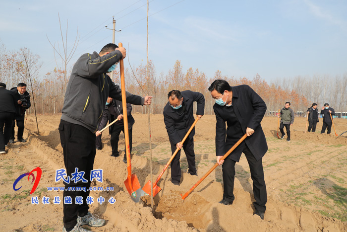 我縣組織開(kāi)展冬季義務(wù)植樹(shù)活動(dòng)