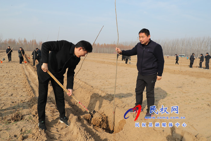 我縣組織開(kāi)展冬季義務(wù)植樹(shù)活動(dòng)