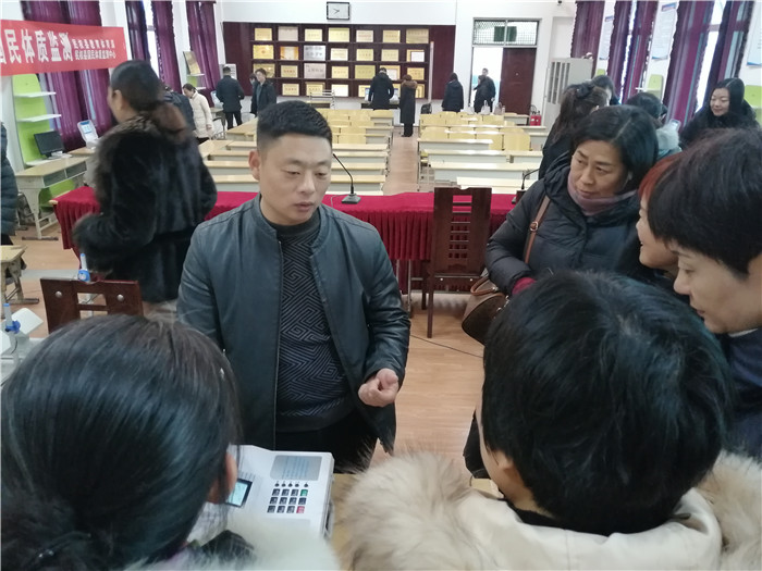 民權(quán)縣教體局國民體質(zhì)監(jiān)測中心到第三小學(xué)開展教師體質(zhì)測試工作 民權(quán)縣教體局國民體質(zhì)監(jiān)測中心到第三小學(xué)開展教師體質(zhì)測試工作