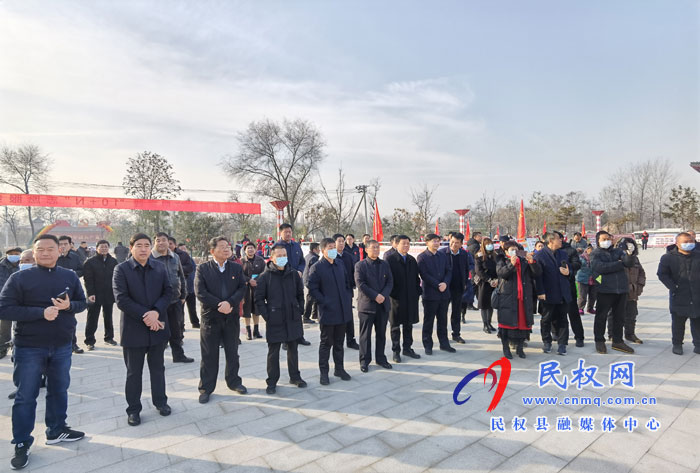 市委宣傳部常務(wù)副部長劉玉杰帶領(lǐng)全市宣傳工作“八大工程”推進觀摩團成員走進我縣進行觀摩 市委宣傳部常務(wù)副部長劉玉杰帶領(lǐng)全市宣傳工作“八大工程”推進觀摩團成員走進我縣進行觀摩