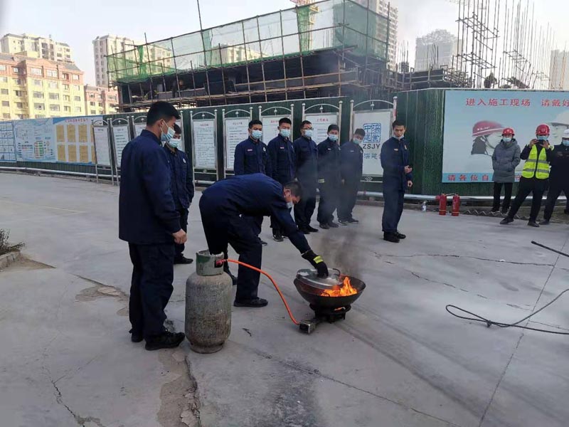 縣住建局開展建筑領(lǐng)域消防教育及應(yīng)急疏散預(yù)案演練活動(dòng) 縣住建局開展建筑領(lǐng)域消防教育及應(yīng)急疏散預(yù)案演練活動(dòng)