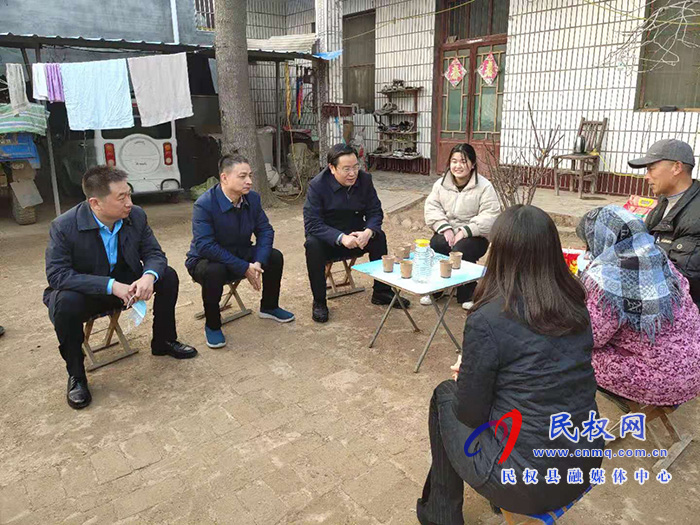 市人大常委會(huì)副主任、縣委書(shū)記姬脈常看望慰問(wèn)“春蕾女童”趙雯