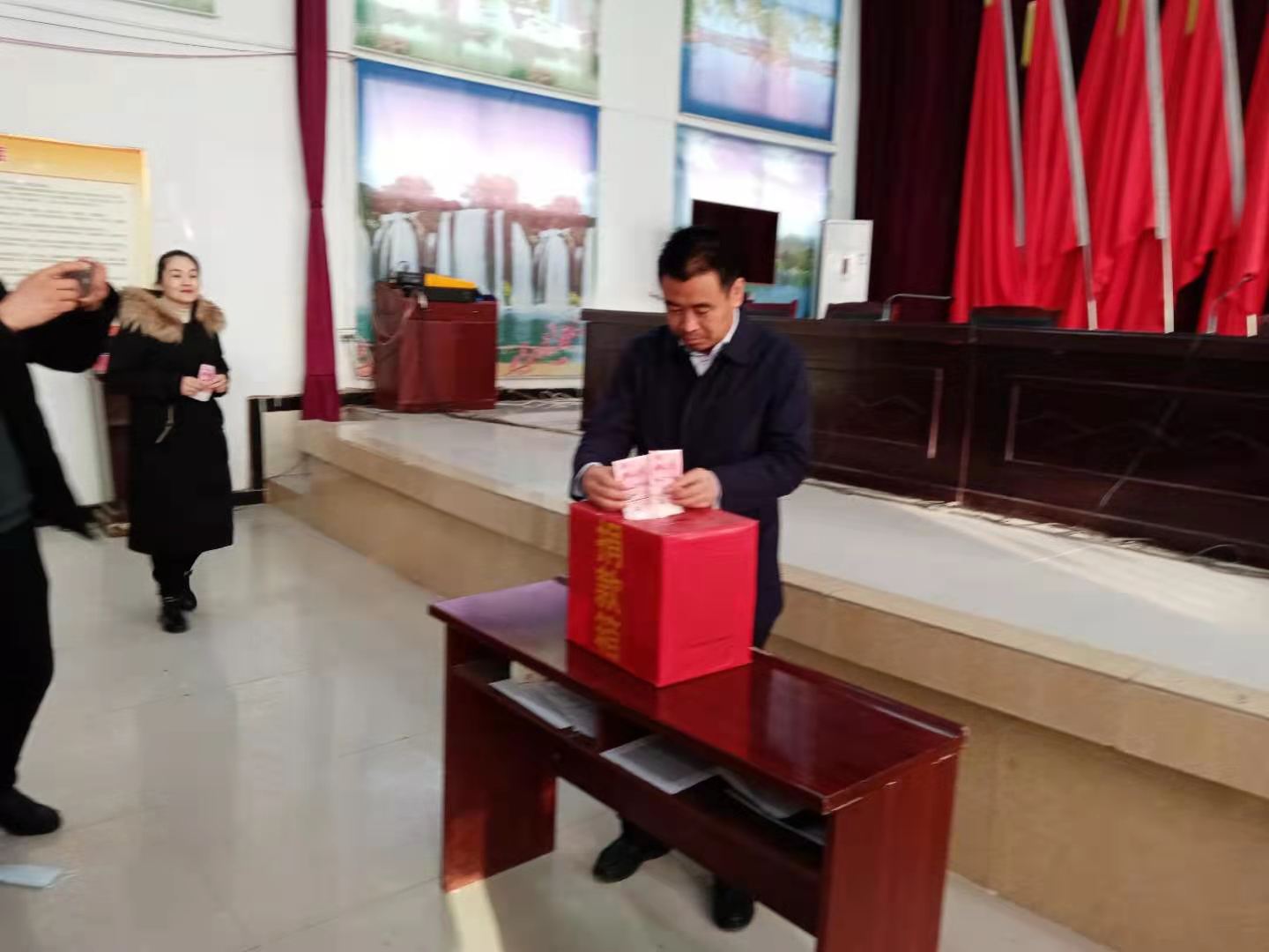 北關(guān)鎮(zhèn)：開展“送溫暖、獻(xiàn)愛心”捐助活動