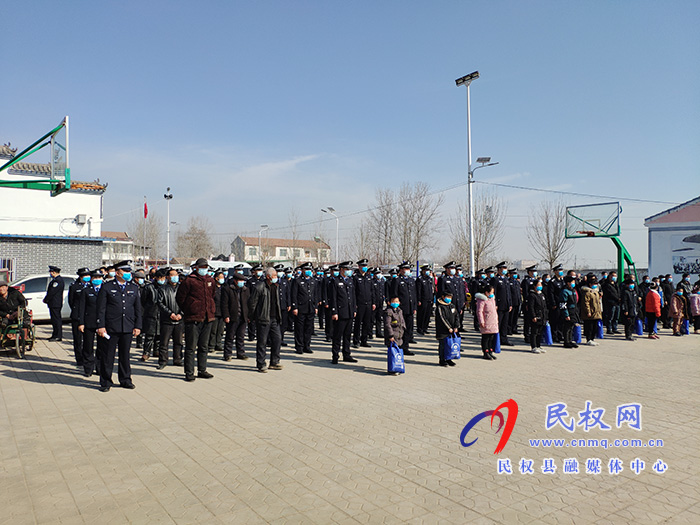 公安局聯(lián)合愛心企業(yè)開展獻愛心活動 公安局聯(lián)合愛心企業(yè)開展獻愛心活動