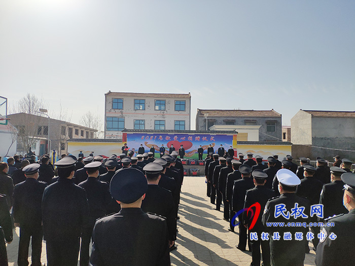 公安局聯(lián)合愛心企業(yè)開展獻愛心活動 公安局聯(lián)合愛心企業(yè)開展獻愛心活動