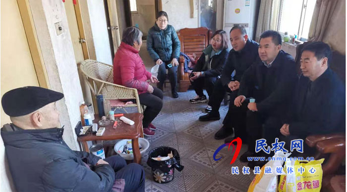 縣住建局節(jié)前慰問(wèn)離退休老黨員、老干部