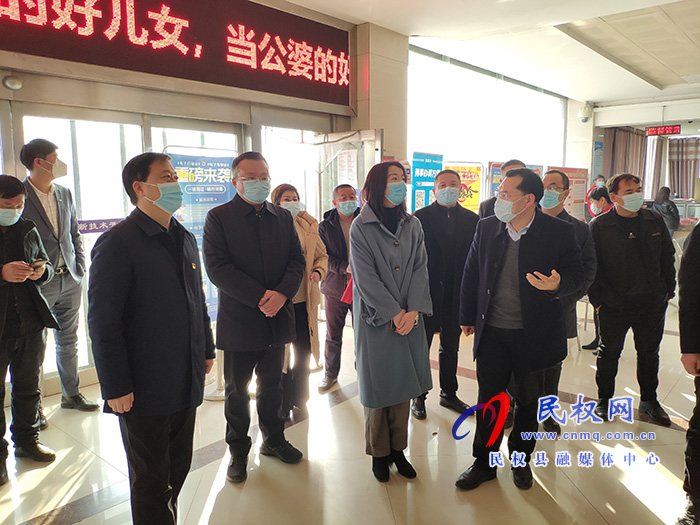騰訊公司（河南辦事處）、鄭州市民權(quán)商會(huì)向我縣捐贈(zèng)十萬只口罩