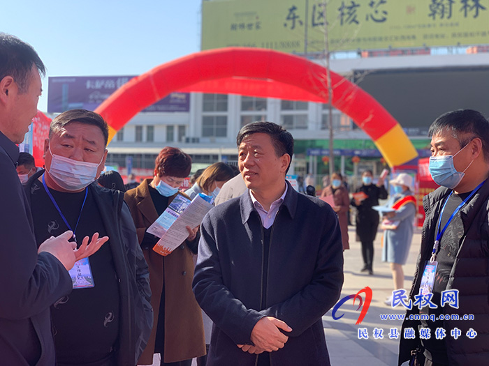 我縣舉行“春風(fēng)行動”暨“迎新春送溫暖、穩(wěn)崗留工”專項(xiàng)行動招聘會