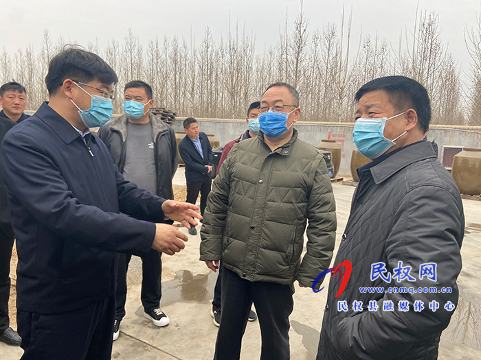 應急管理部危化監(jiān)管二司副司長劉瑾一行對我縣煙花爆竹庫存清零等情況進行專項檢查