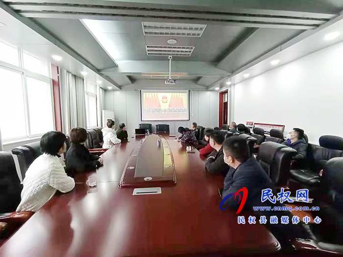 我縣各鄉(xiāng)鎮(zhèn)（街道辦）、縣直各單位組織收聽收看全國脫貧攻堅總結(jié)表彰大會