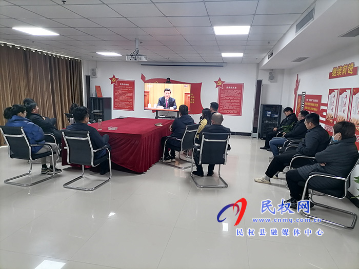 我縣各鄉(xiāng)鎮(zhèn)（街道辦）、縣直各單位組織收聽收看全國脫貧攻堅總結(jié)表彰大會