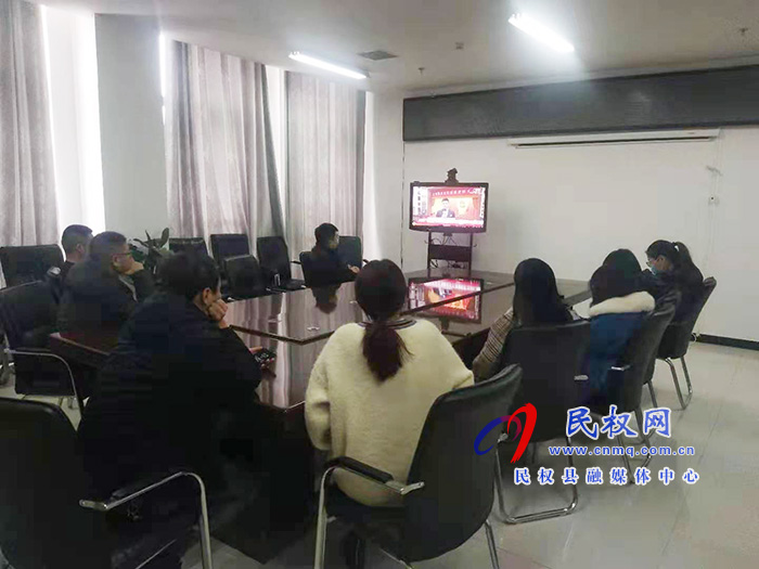 我縣各鄉(xiāng)鎮(zhèn)（街道辦）、縣直各單位組織收聽收看全國脫貧攻堅總結(jié)表彰大會