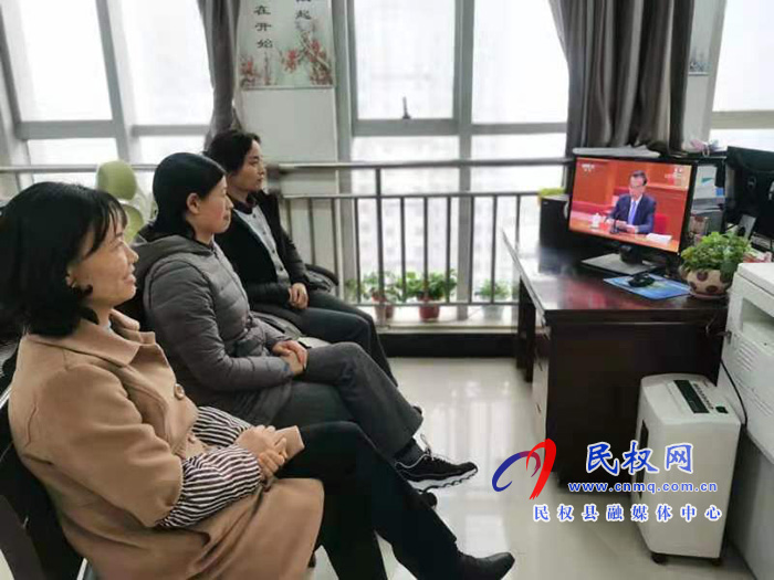 我縣各鄉(xiāng)鎮(zhèn)（街道辦）、縣直各單位組織收聽收看全國脫貧攻堅總結(jié)表彰大會