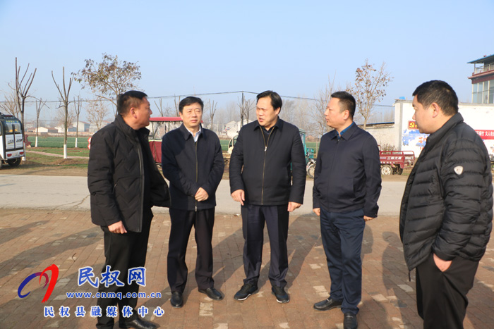 縣領(lǐng)導(dǎo)孟祥亮、陳鴻志深入伯黨鄉(xiāng)督導(dǎo)村委換屆工作