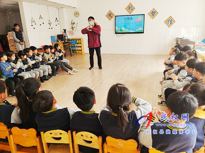 民東新區(qū)實(shí)驗(yàn)幼兒園：開展“預(yù)防春季傳染病”健康教育活動