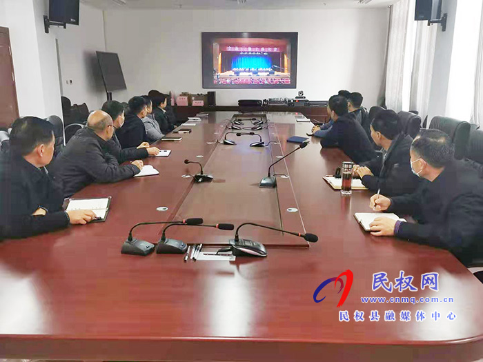 我縣各單位、鄉(xiāng)鎮(zhèn)（街道辦）組織收聽(tīng)收看全縣三級(jí)干部大會(huì)直播實(shí)況