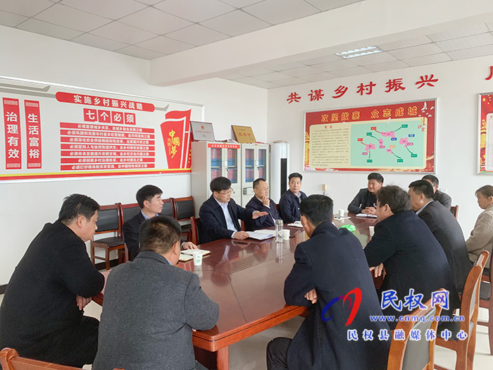 縣委副書記、縣長張團結(jié)到綠洲街道辦亓堂村開展“三·五”基層工作日活動