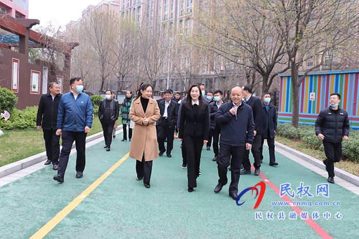 副縣長朱琳帶隊(duì)赴鄭州市部分中小學(xué)校參觀學(xué)習(xí) 副縣長朱琳帶隊(duì)赴鄭州市部分中小學(xué)校參觀學(xué)習(xí)