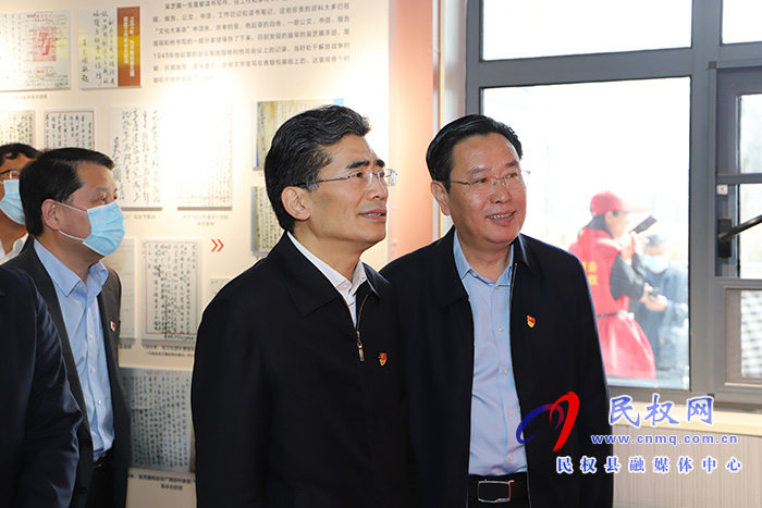 副省長(zhǎng)、市委書(shū)記王戰(zhàn)營(yíng)到我縣雙塔鎮(zhèn)秣坡村開(kāi)展“三五”基層工作日活動(dòng)