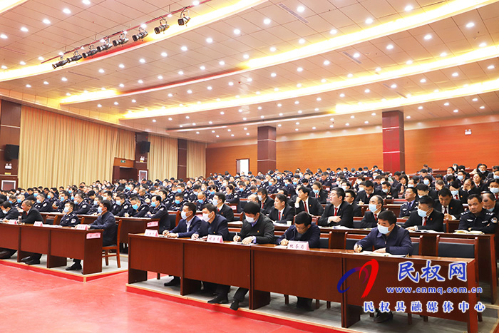 市人大常委會(huì)副主任、縣委書記姬脈常為全縣政法隊(duì)伍講授教育整頓專題黨課
