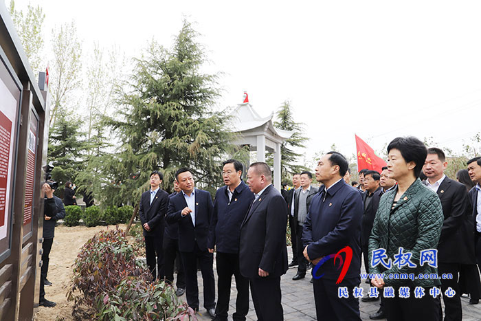 我縣開(kāi)展黨史學(xué)習(xí)教育暨清明節(jié)祭掃烈士墓活動(dòng) 我縣開(kāi)展黨史學(xué)習(xí)教育暨清明節(jié)祭掃烈士墓活動(dòng)