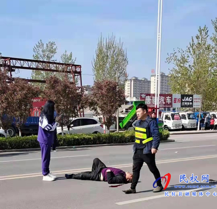 民權(quán)縣斑馬救援隊(duì)無私奉獻(xiàn)暖人心 民權(quán)縣斑馬救援隊(duì)無私奉獻(xiàn)暖人心