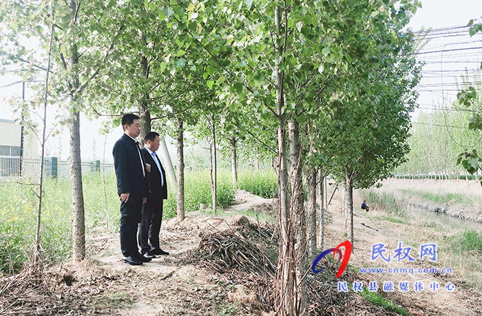 縣委常委、縣委辦公室主任、縣級河長孟亞松到野崗鎮(zhèn)開展巡河工作