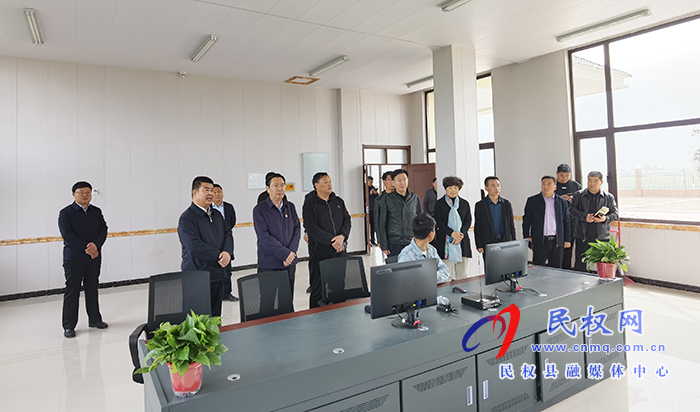 市人大常委會副主任、縣委書記姬脈常察看春季農(nóng)業(yè)生產(chǎn)及高標準糧田建設(shè)工作