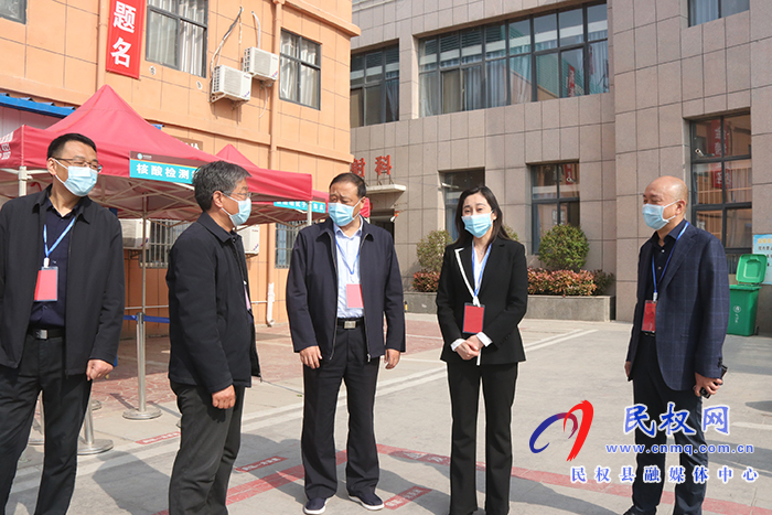 副縣長朱琳察看全縣九年級一模考試及普通高招體檢情況