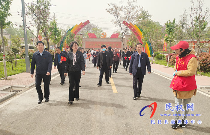 國家統(tǒng)計(jì)局商丘調(diào)查系統(tǒng)到水東紅色文旅小鎮(zhèn)秣坡開展“探尋紅色崢嶸歲月 重溫黨史感悟初心”主題黨日活動(dòng) 國家統(tǒng)計(jì)局商丘調(diào)查系統(tǒng)到水東紅色文旅小鎮(zhèn)秣坡開展“探尋紅色崢嶸歲月 重溫黨史感悟初心”主題黨日活動(dòng)