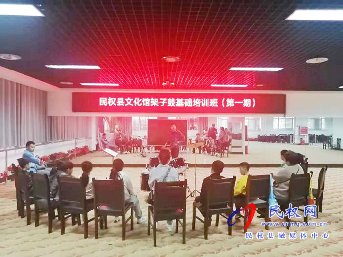【我為群眾辦實事】縣文化廣電旅游局舉辦百姓公益課堂開展“學黨史 我為群眾辦實事”活動 【我為群眾辦實事】縣文化廣電旅游局舉辦百姓公益課堂開展“學黨史 我為群眾辦實事”活動