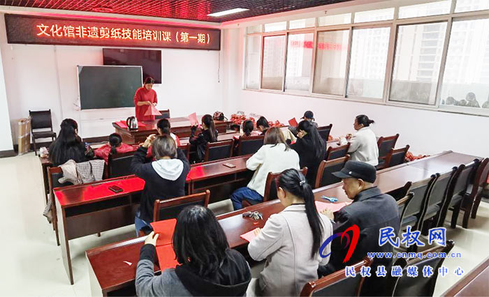 【我為群眾辦實事】縣文化廣電旅游局舉辦百姓公益課堂開展“學黨史 我為群眾辦實事”活動 【我為群眾辦實事】縣文化廣電旅游局舉辦百姓公益課堂開展“學黨史 我為群眾辦實事”活動