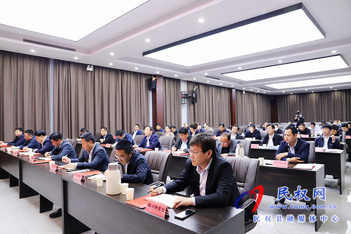民權(quán)縣嚴(yán)厲打擊“非法挖沙取土”加壓促進(jìn)會召開