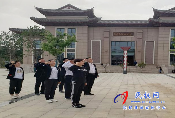 接待服務(wù)中心開展赴紅色基地秣坡開展“學(xué)黨史、感黨恩、跟黨走”主題教育活動(dòng)