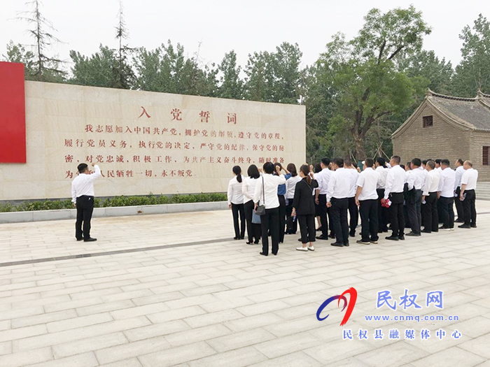縣農(nóng)業(yè)農(nóng)村局到紅色文旅小鎮(zhèn)雙塔鎮(zhèn)秣坡村開展黨史學(xué)習(xí)教育 縣農(nóng)業(yè)農(nóng)村局到紅色文旅小鎮(zhèn)雙塔鎮(zhèn)秣坡村開展黨史學(xué)習(xí)教育